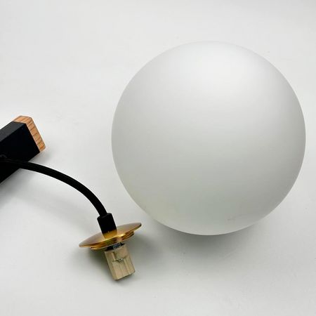 Настенный светильник в скандинавском стиле Round Glass с плафоном в форме шара, изображение 5 - Edisons