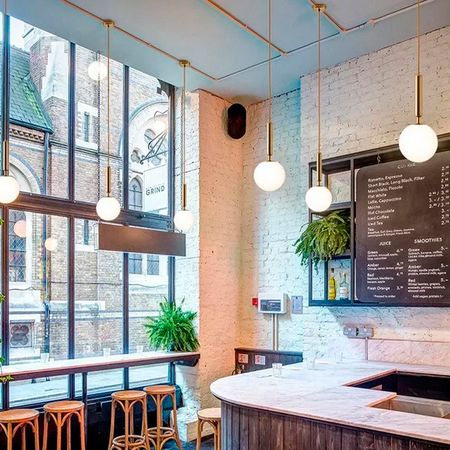 Светильник подвесной Camille с плафоном в виде шара с белым проводом и креплением – диаметр шара на выбор, Цвет: белый, изображение 4 - Edisons