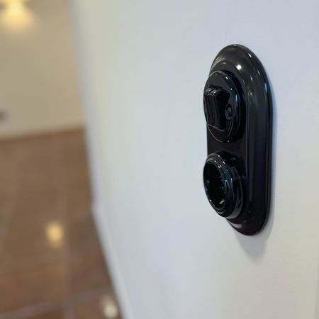 Рамка керамическая Keruida черная на 2 поста для скрытого монтажа, изображение 15 - Edisons